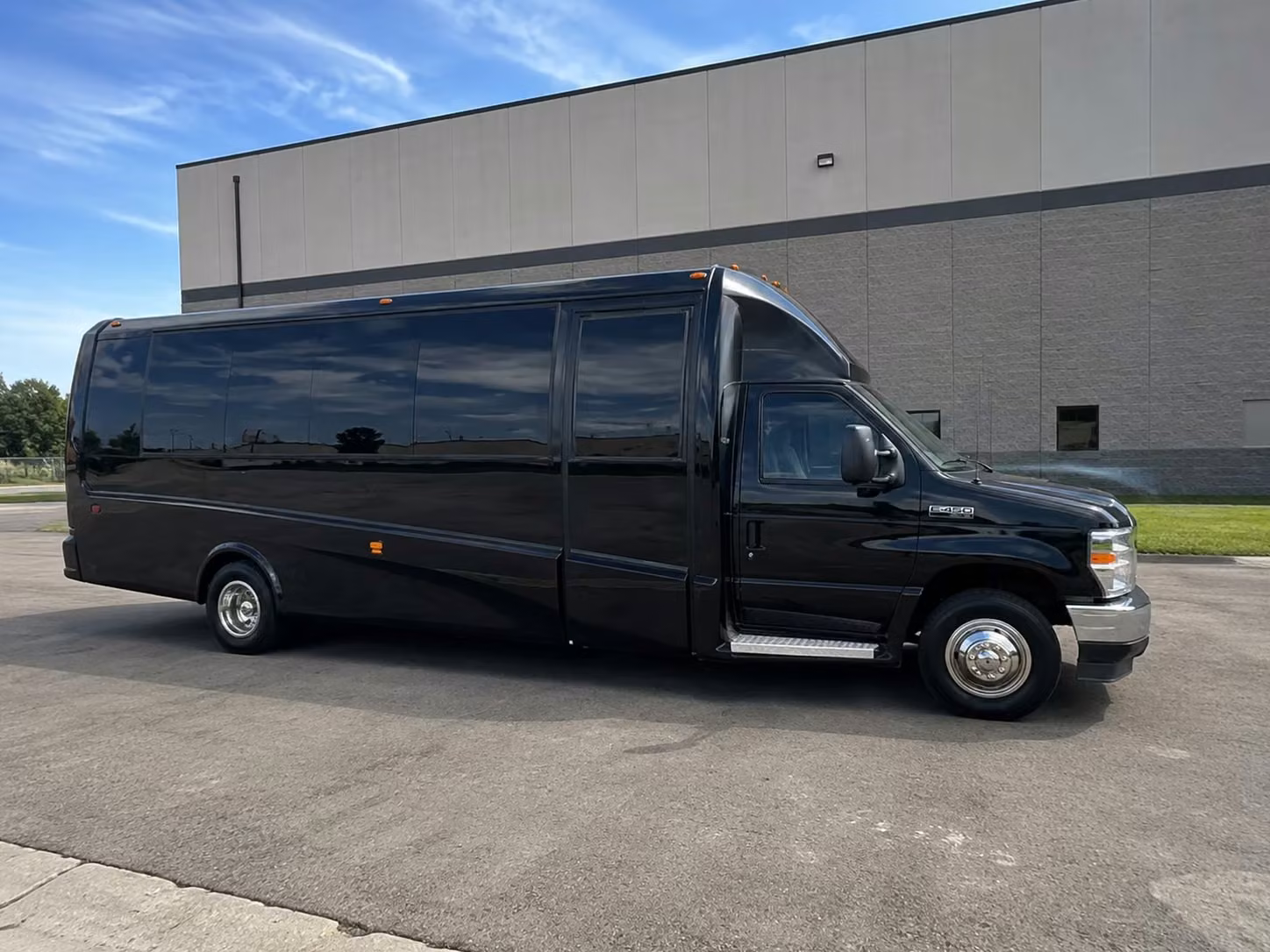 augusta 20 passenger minibus rental
